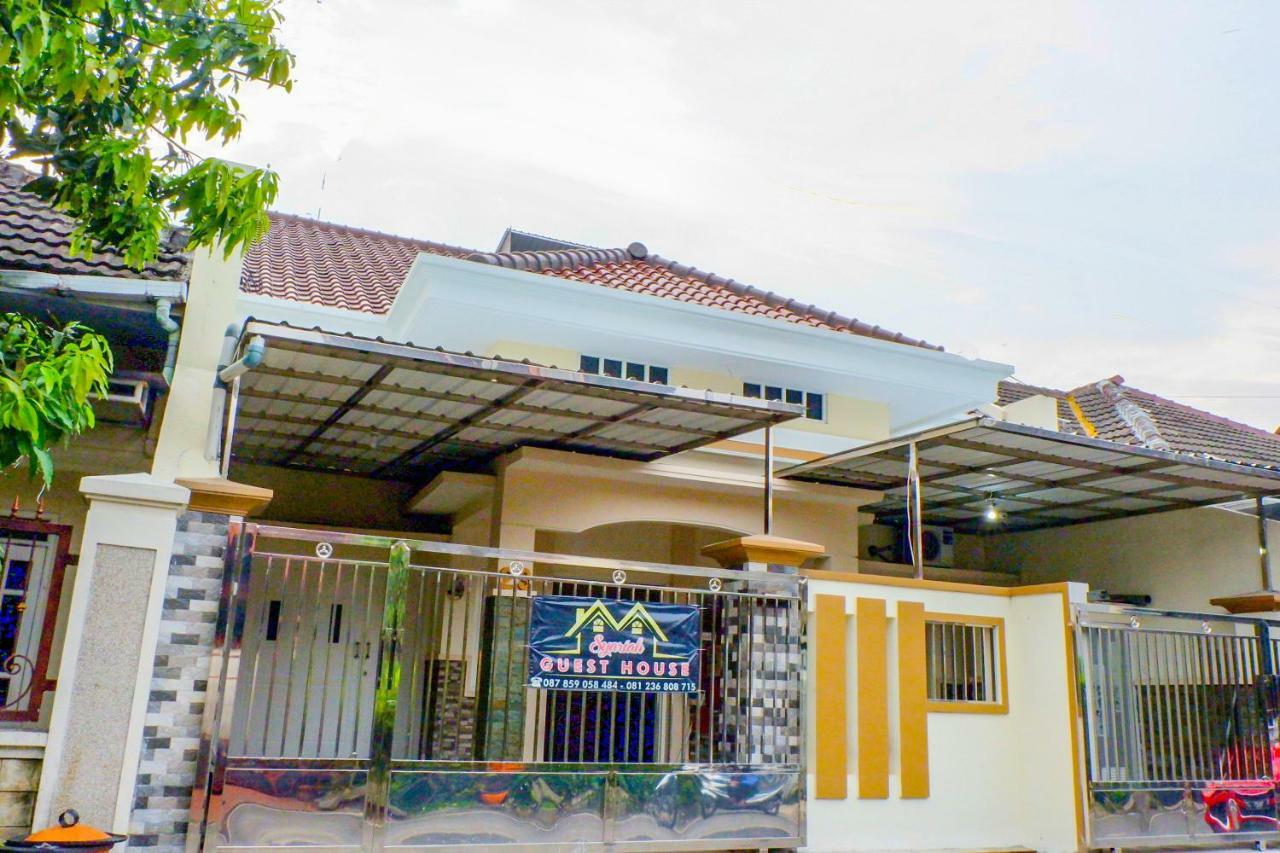 Oyo 314 Emas 23 Guest House Syariah Malang Luaran gambar