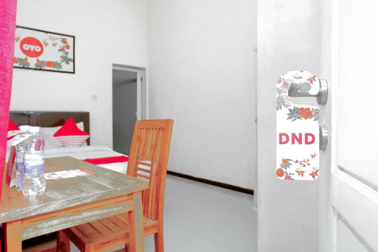 Oyo 314 Emas 23 Guest House Syariah Malang Luaran gambar