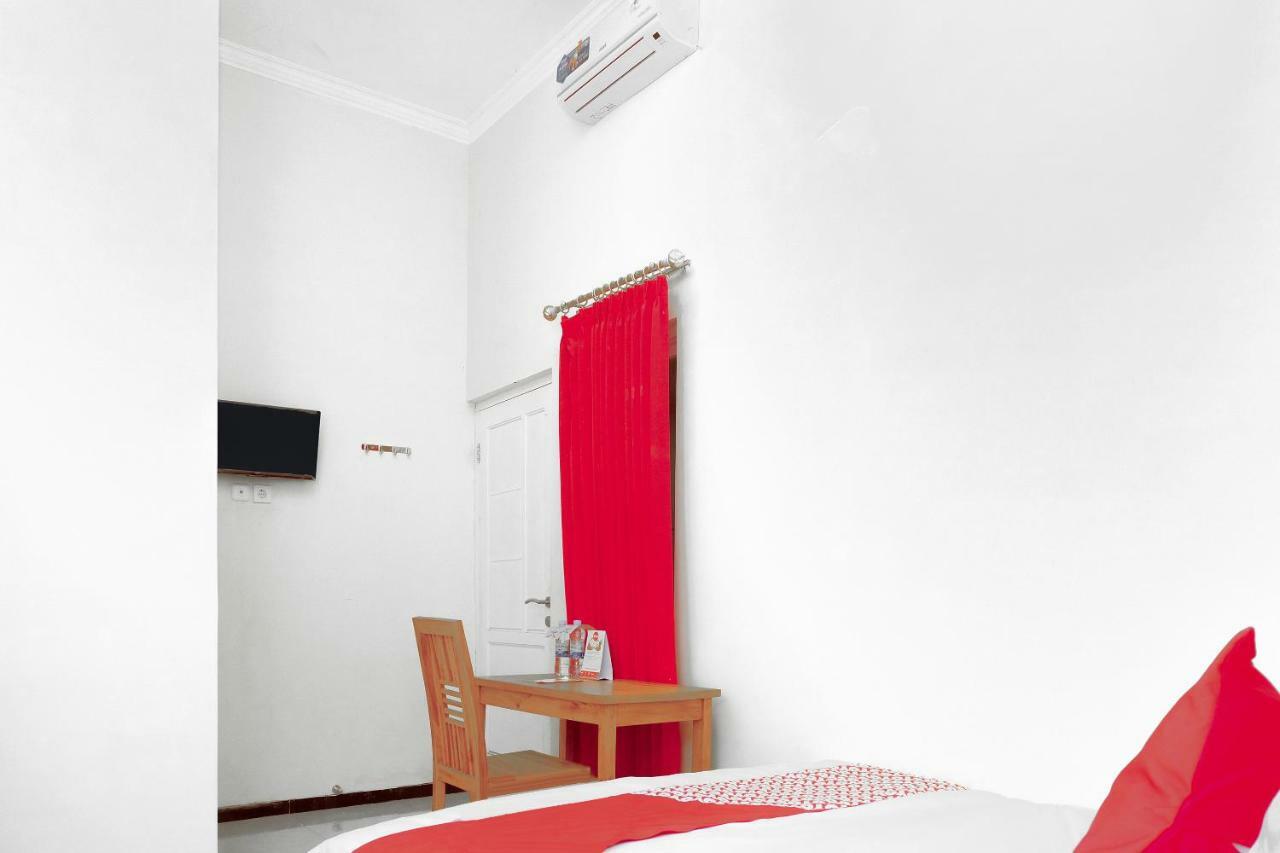 Oyo 314 Emas 23 Guest House Syariah Malang Luaran gambar